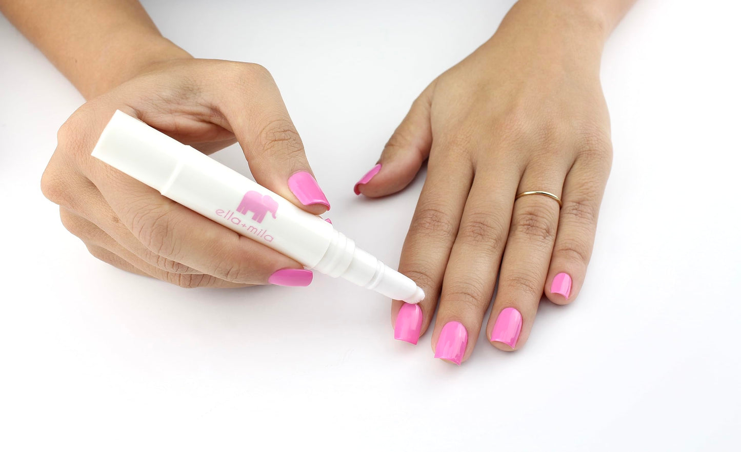 ella+mila Soy Nail Polish Remover Pen - Non-Acetone with Lavender Oil