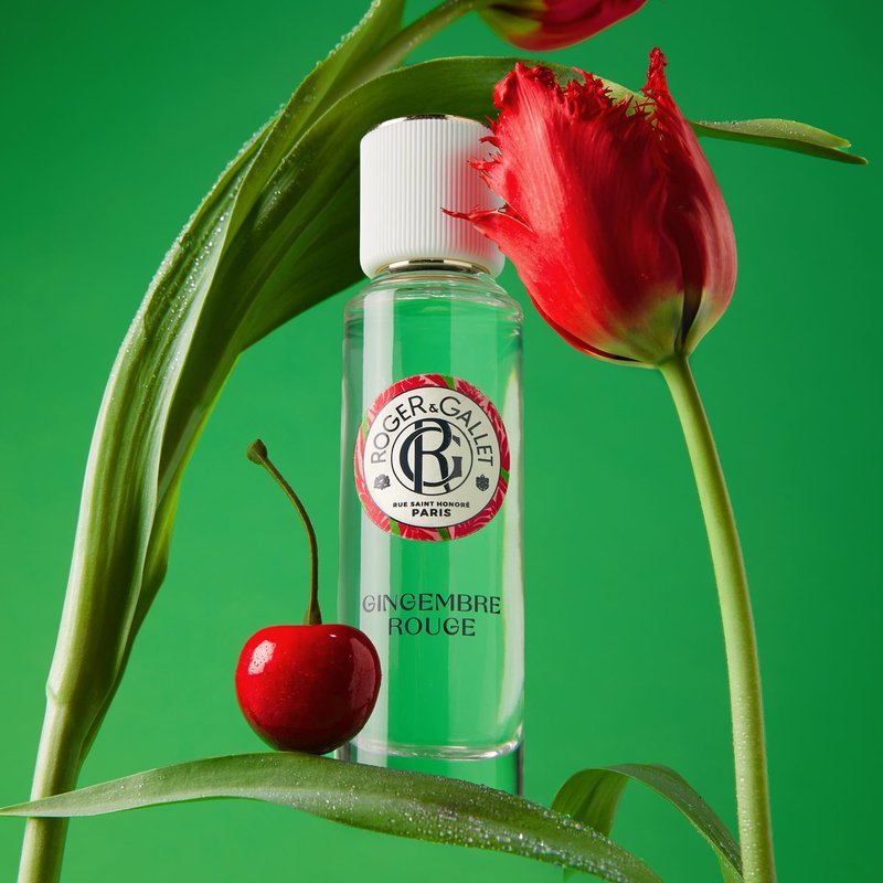 ROGER & GALLET Wellbeing Fragrant Water Spray – Light Eau Fraîche Body Mist with Natural Origin Ingredients, Refreshing Everyday Fragrance for Women (Gingembre Rouge | 3.3 Oz.)