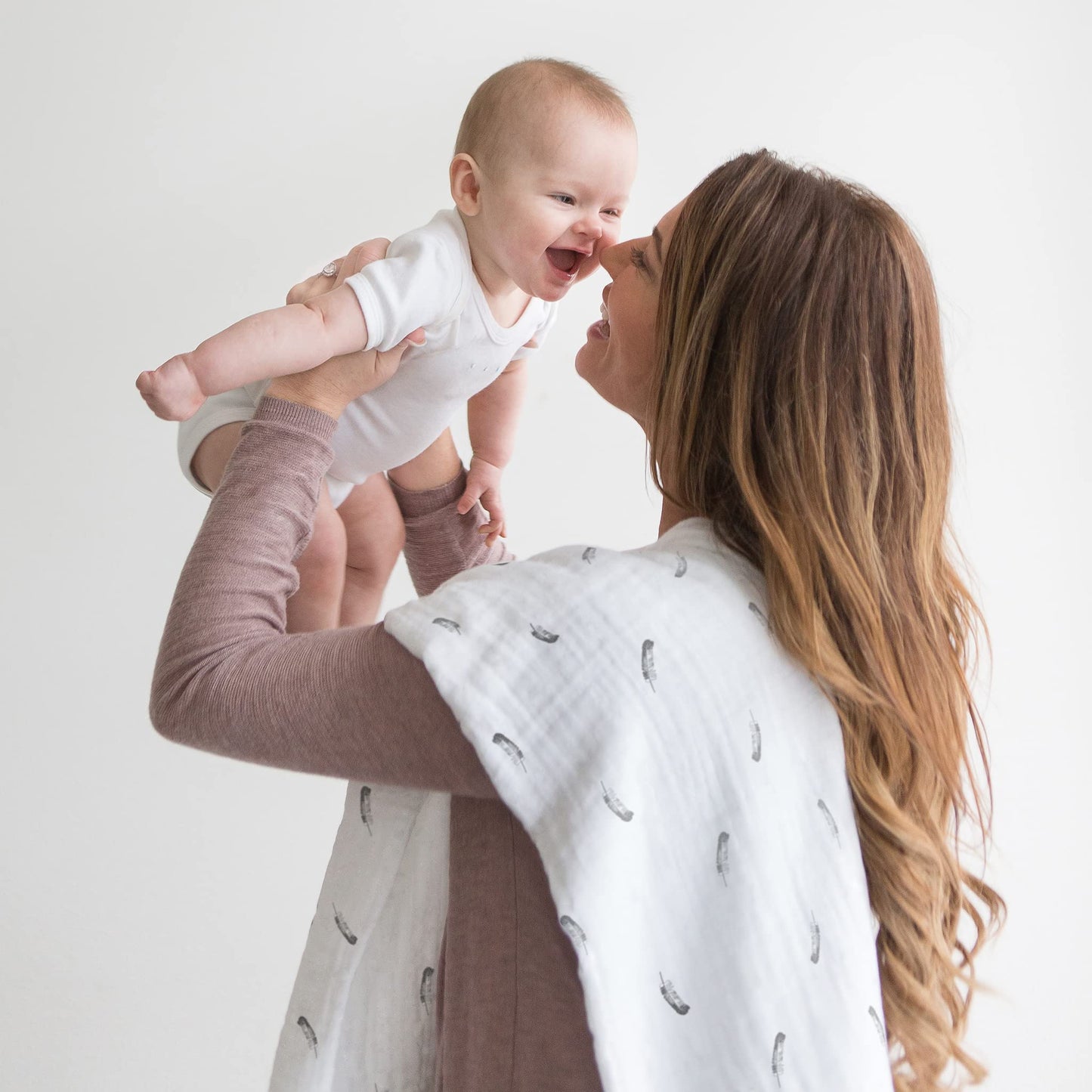 Amazing Baby Muslin Swaddle Blanket, Premium Cotton, Little Feather, Gray & Soft Black