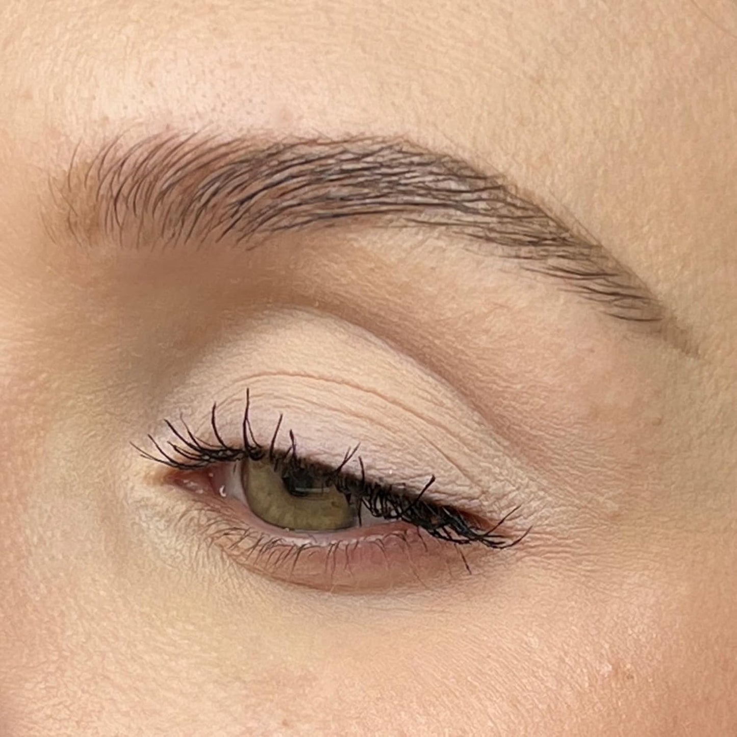 Hypoallergenic Eyeshadow - Long-Lasting, Blendable Formula | Fragrance-Free & Vegan, 262 White-ish