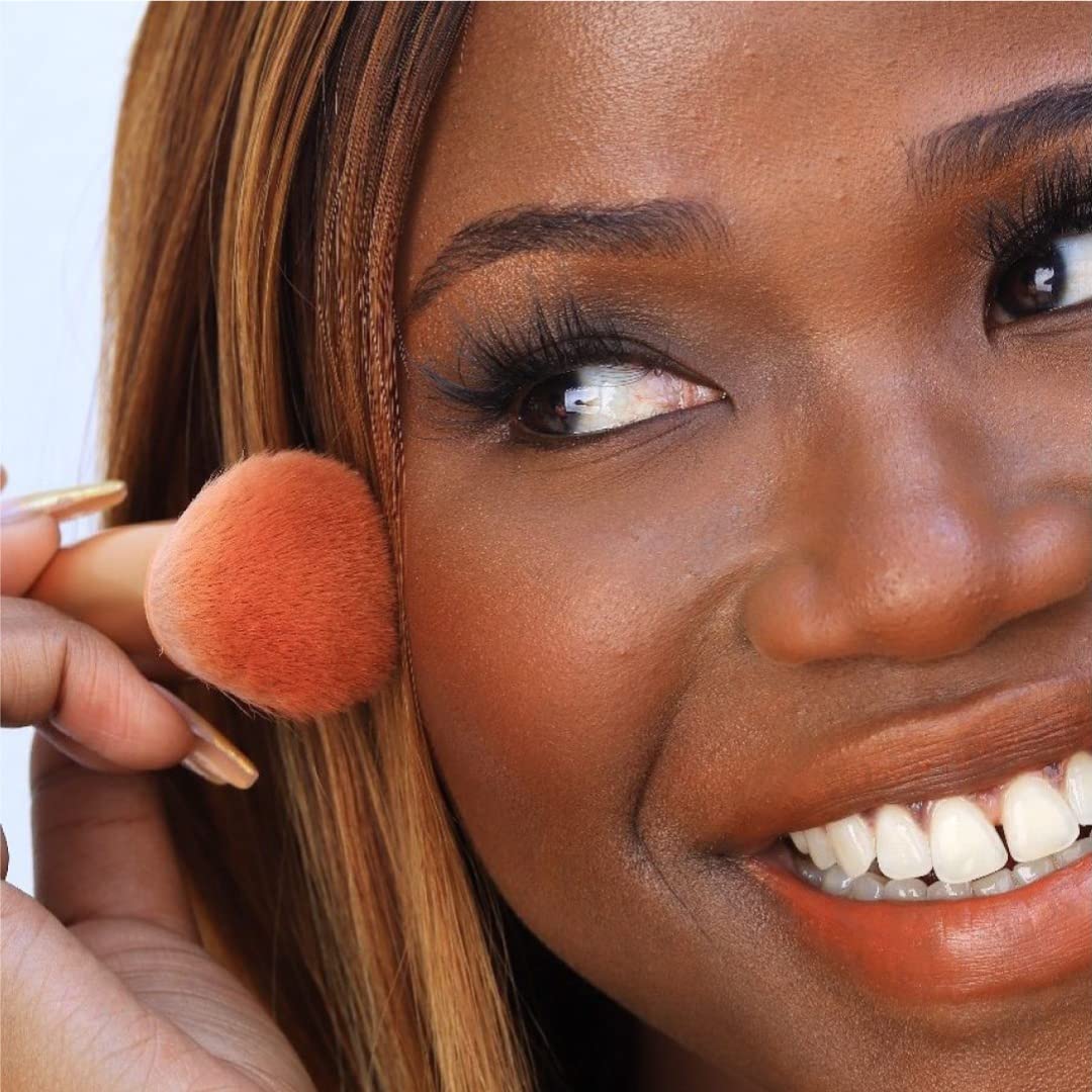 Round Blush Brush - The Good Mineral | Intense Color Application