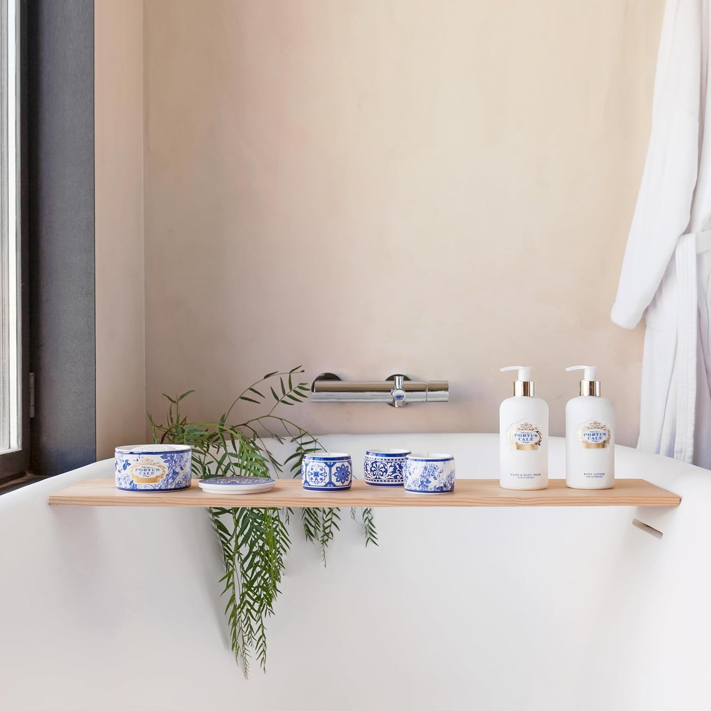 Portus Cale Luxury Hand & Body Soap - Pink Pepper & Jasmine | 300ml Gold & Blue