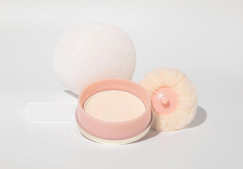 Paul & Joe Loose Powder - Lightweight Translucent Finish, Luminous Glow | 0.81oz, 01 Cameo
