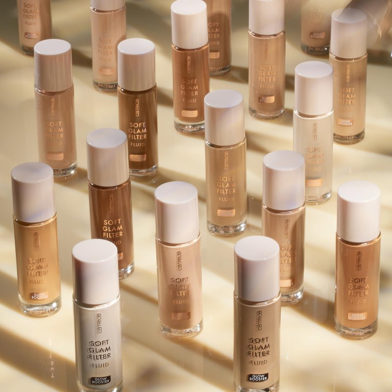 Catrice | Soft Glam Filter Fluid | Luminous Make Up Base & Highlighter for Radiant Complexion | With Vitamin E & Squalene | Vegan & Cruelty Free (20 | Light - Medium)