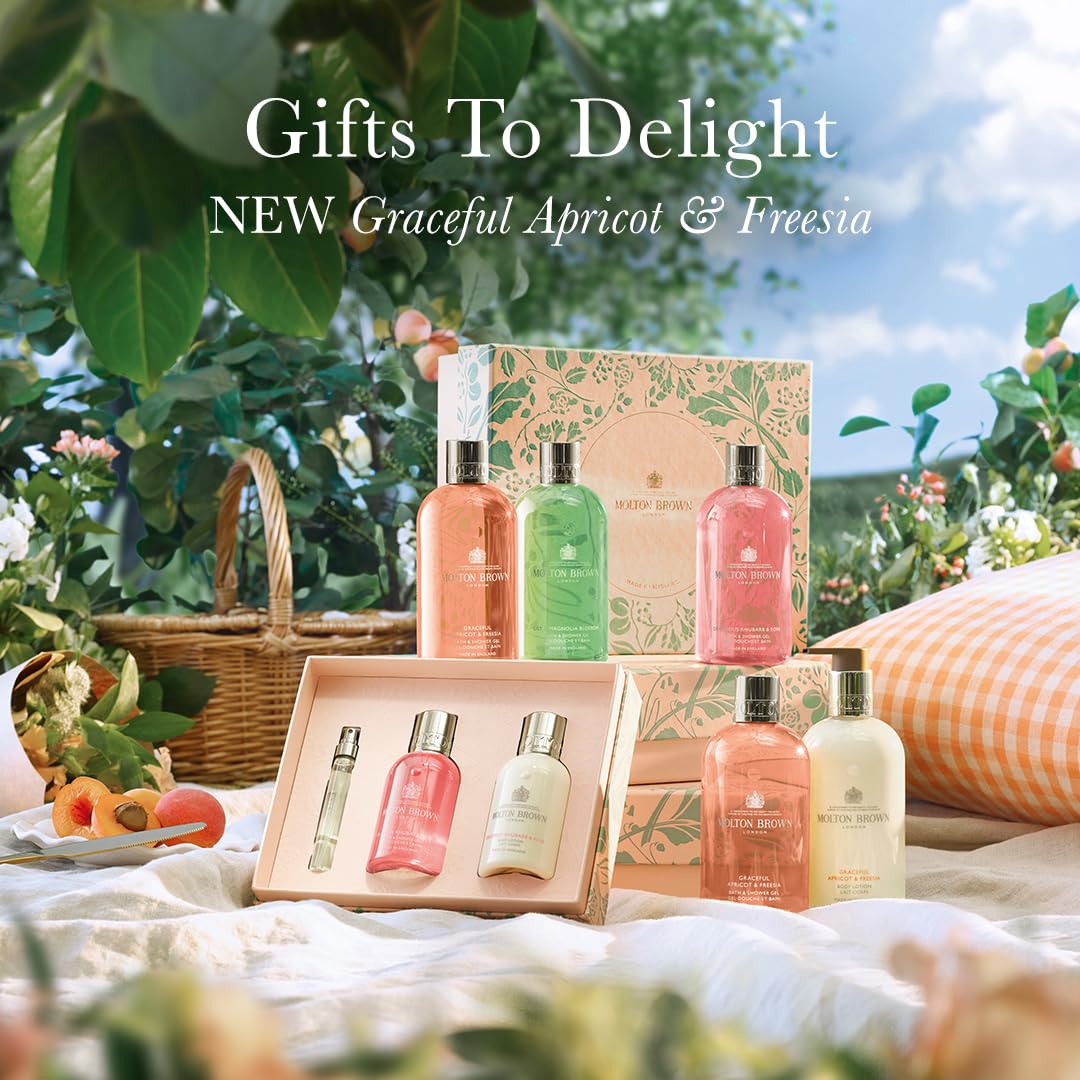Molton Brown Delicious Rhubarb & Rose Travel Gift Set