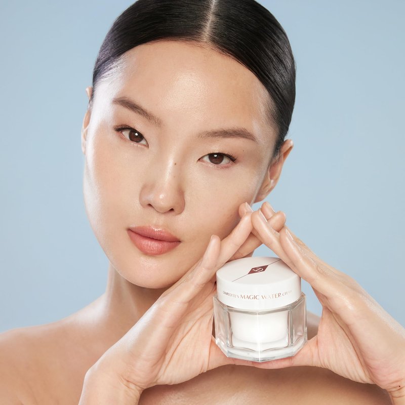 Charlotte Tilbury Magic Water Face Cream - Lightweight, Dewy Gel Moisturizer for Sensitive Skin - Infused with Niacinamide & Biopeptide Complex to Help Improve the Appearance of Fine Lines (50ml)
