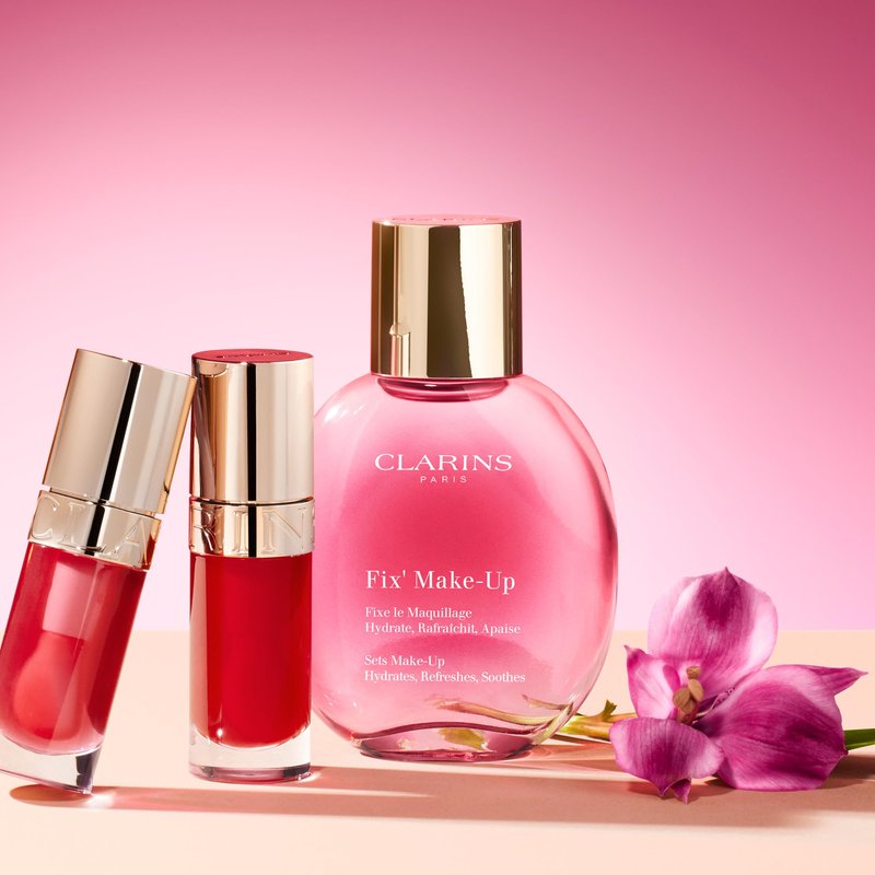 Clarins Fix Make-Up Setting Spray | 4-in-1 Makeup Setting Spray | 24H¹ Fresh and Flawless Makeup | 12H² Hydration | Locks Out Harmful Pollutants | Boosts Radiance | All Skin Types