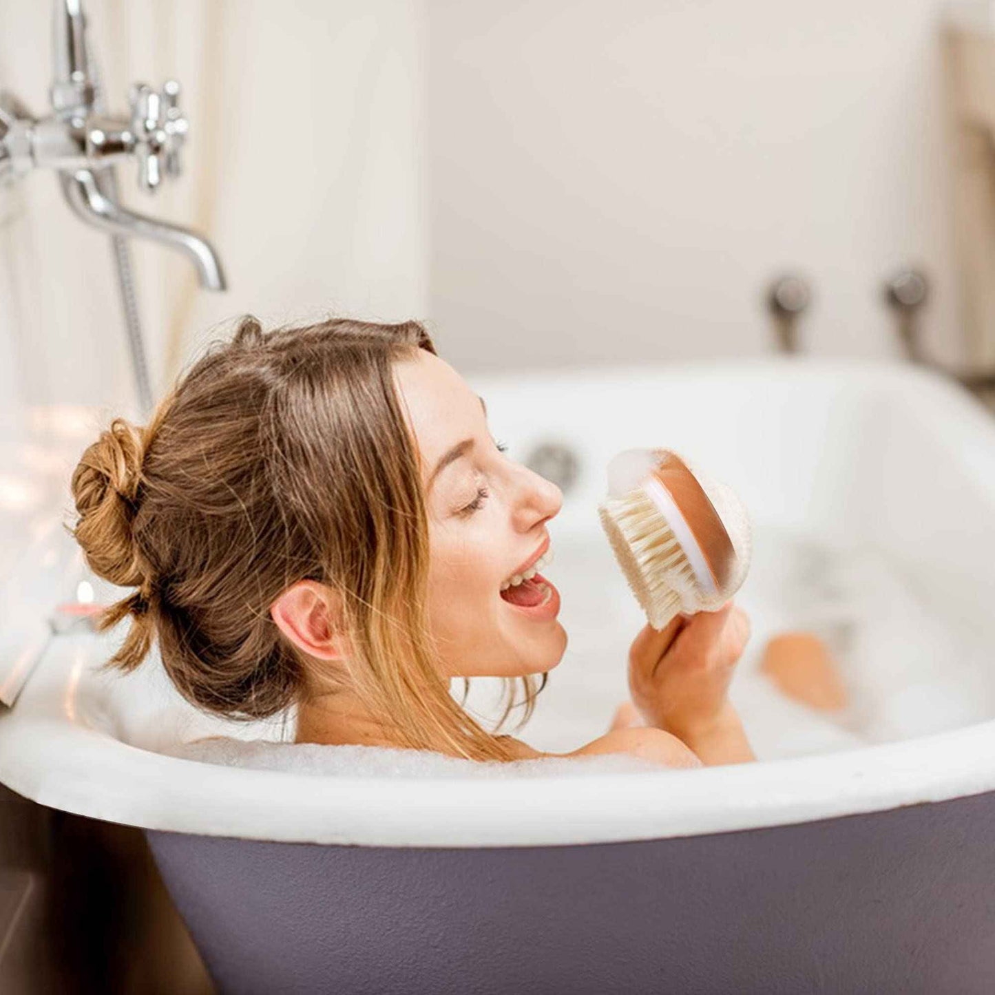 OWIIZI Bath Brushes with Soft and Natural Bristles Antiskid Wooden Long Handle Shower Body Scrubber for Wet or Dry Exfoliating,Back Scrub Deep Cleanse