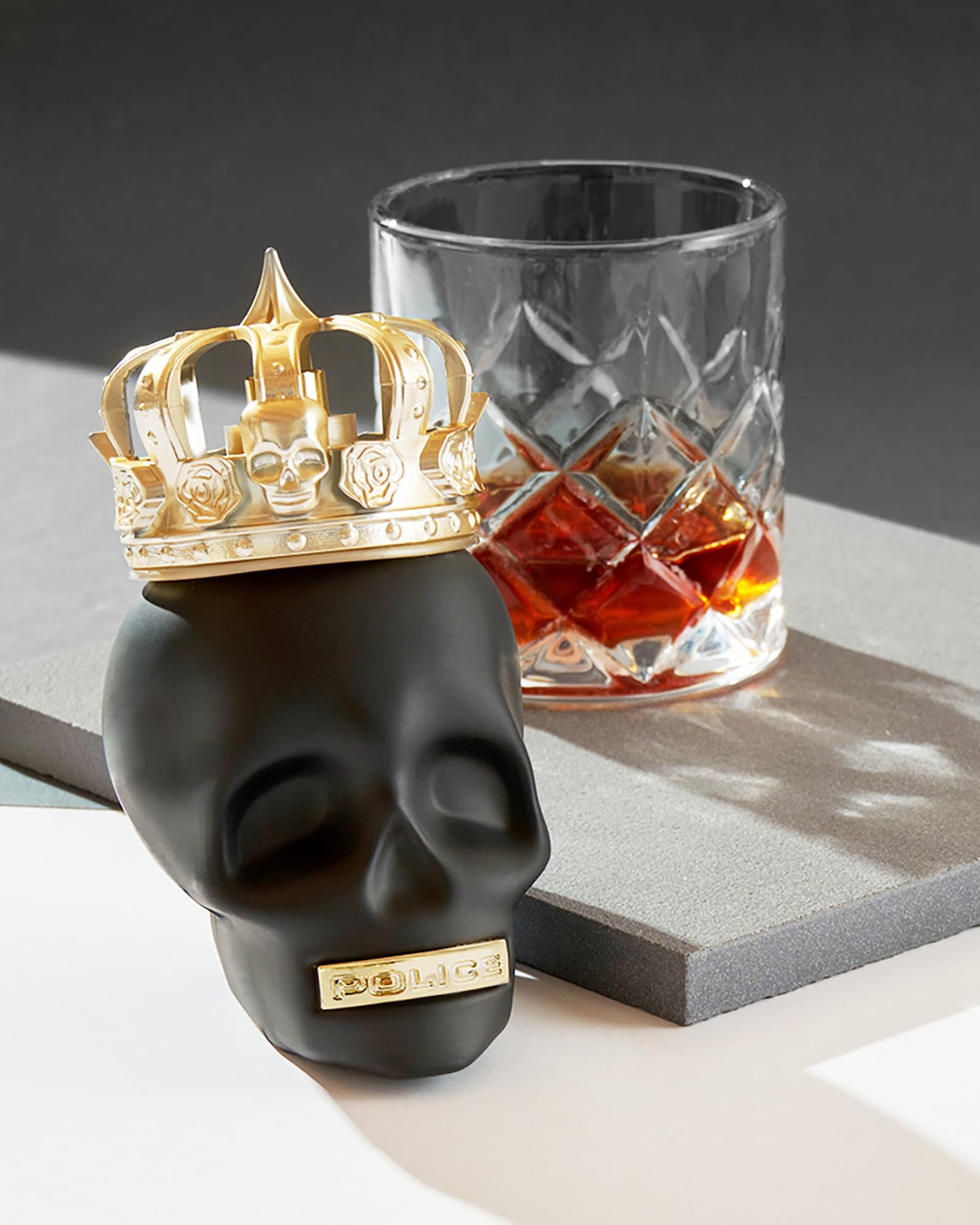 To Be The King By Police For Men - Light Long Lasting Top Men's Cologne Spray Elixir Bottle - A Royal And Ultra-Fresh Male Fragrance Eau De Toilette With Traces Of Cardamom And Sandalwood - 4.2 Oz