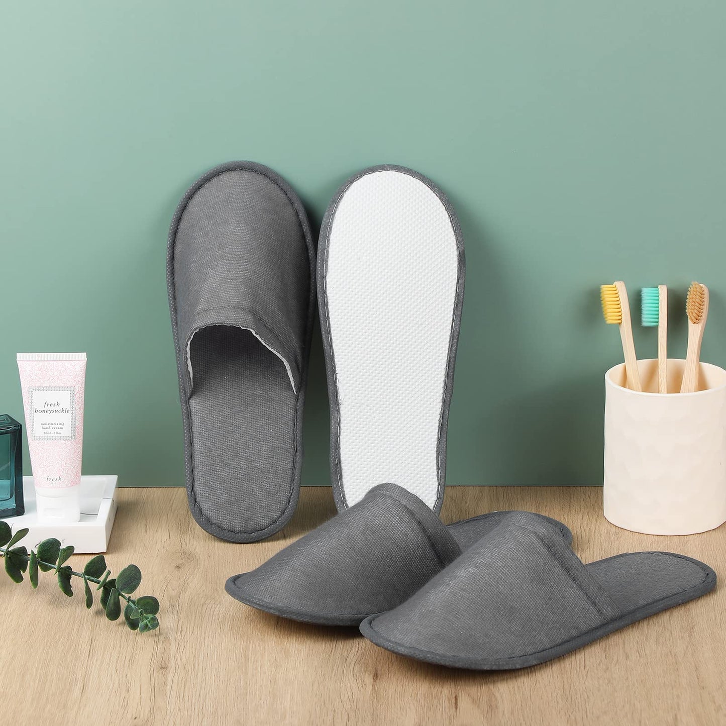 Geyoga 30 Pairs Disposable Spa Slippers for Guest Non Slip House Hotel Closed Toe Indoor Slipper for Men Women Home Wedding Travel, 2 Size(Gray)