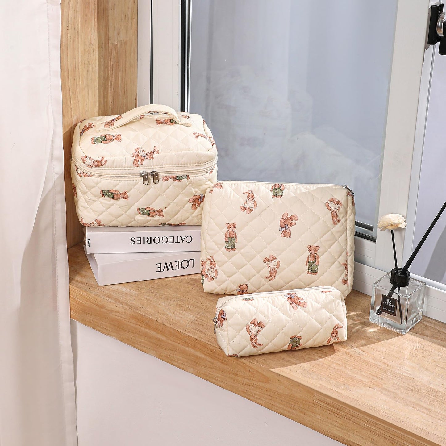 uekeboag 3 pcs Large Floral Quilted Makeup Bag Set for Women, Cotton Quilted Big Cosmetic Bag, Coquette Aesthetic Cute Travel Toiletry Bag(3Pcs Bear)