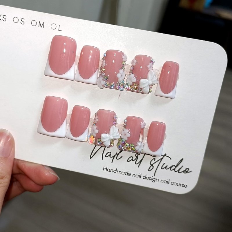 Short Coffin Duckbill Press-On Nails | White French Tip with Rhinestones & 3D Bow Designs | 10PCS Soft Gel Glue-On Nails for Elegant Daily Wear (Large)