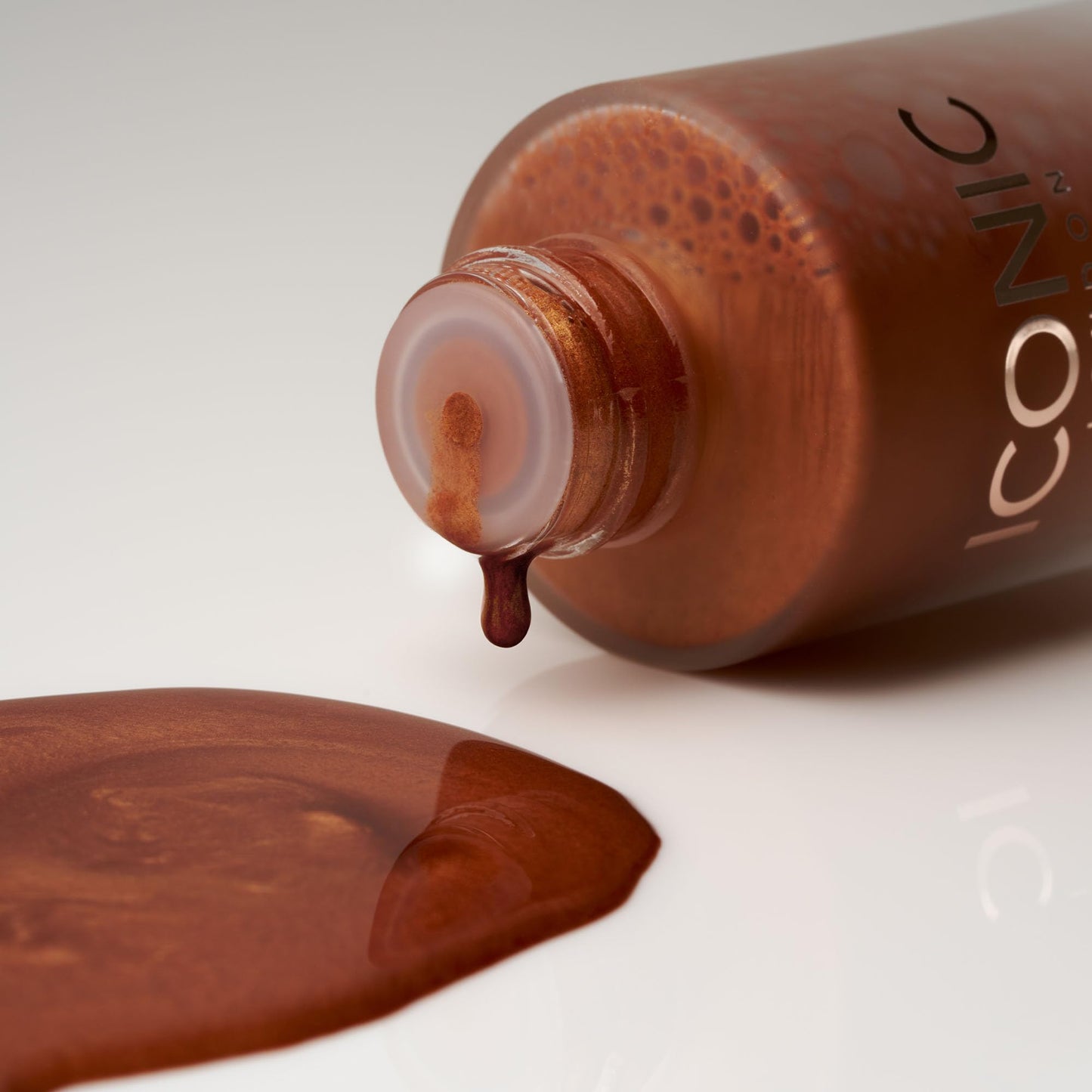 ICONIC LONDON Bronzing Elixir | Lightweight Bronzer Drops, Satin-Matte Bronze Glow, Vegan Makeup, 1 oz.