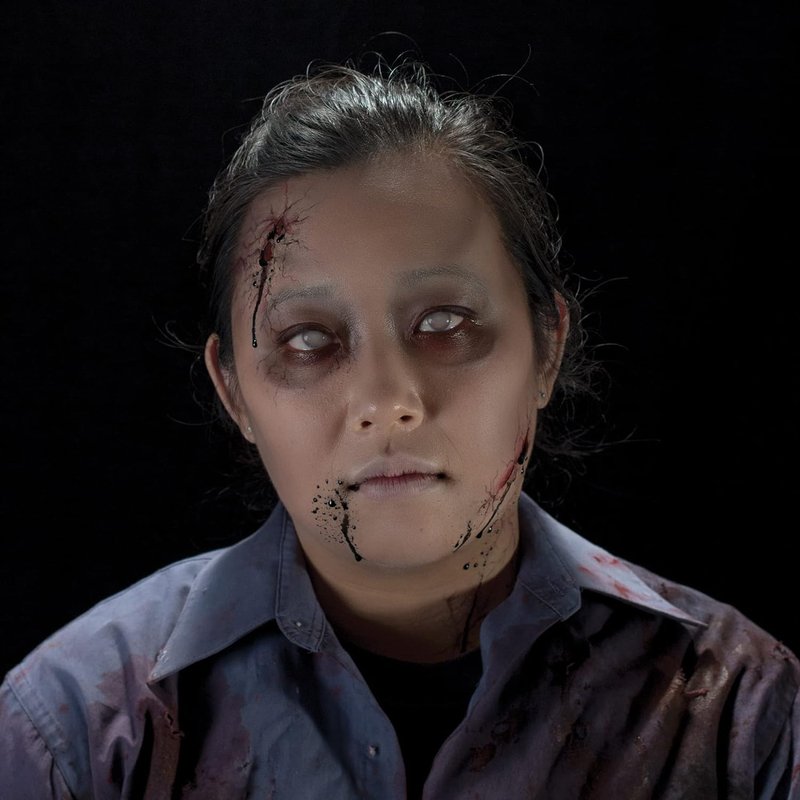 Graftobian Deluxe Zombie Makeup Kit - Theatrical Costume Makeup for Halloween & Cosplay | Complete Set