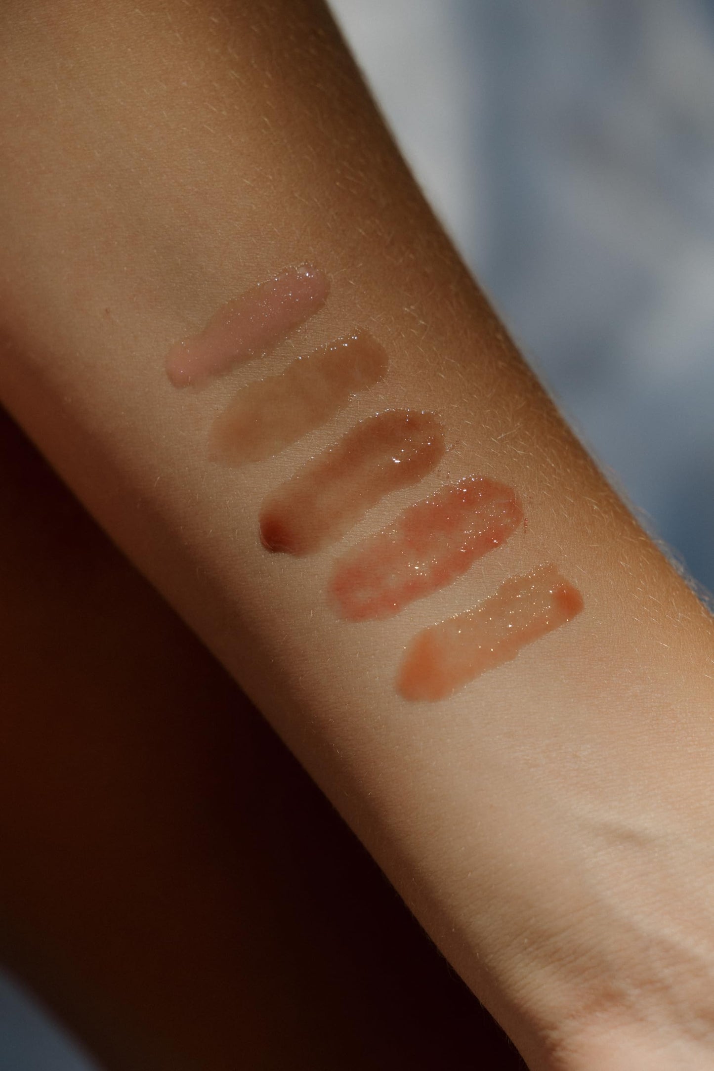 Kalos Co. Tinted Lip Oil with Tallow & Lanolin – Hydrating Balm-Gloss Hybrid with Cherry Seed Oil & Castor Oil – Natural Mineral Pigments, Nourishing Moisture, Non-Sticky Shine (5 Shades) (Poppy)