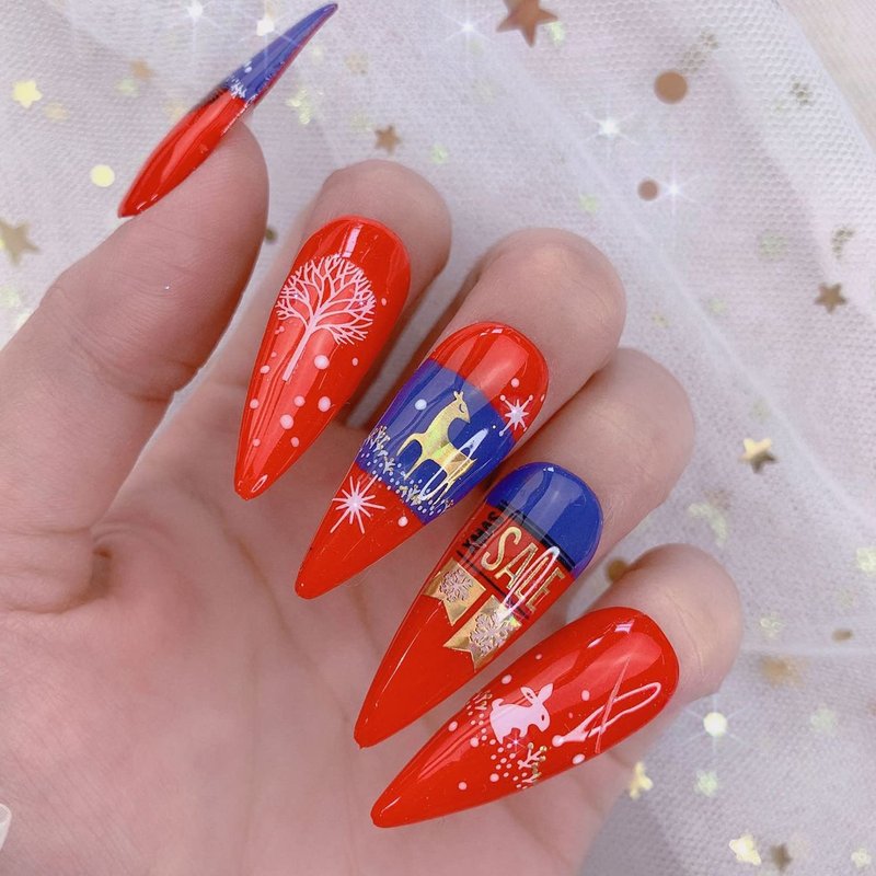 Gold Christmas Nail Art Stickers Decals, Holographic White Snowflake Nail Adhesive Sticker, Xmas Tree Snowflake Snowman Elk Santa Claus Nail Art Decal for Women Girls Manicure Holiday Decorations