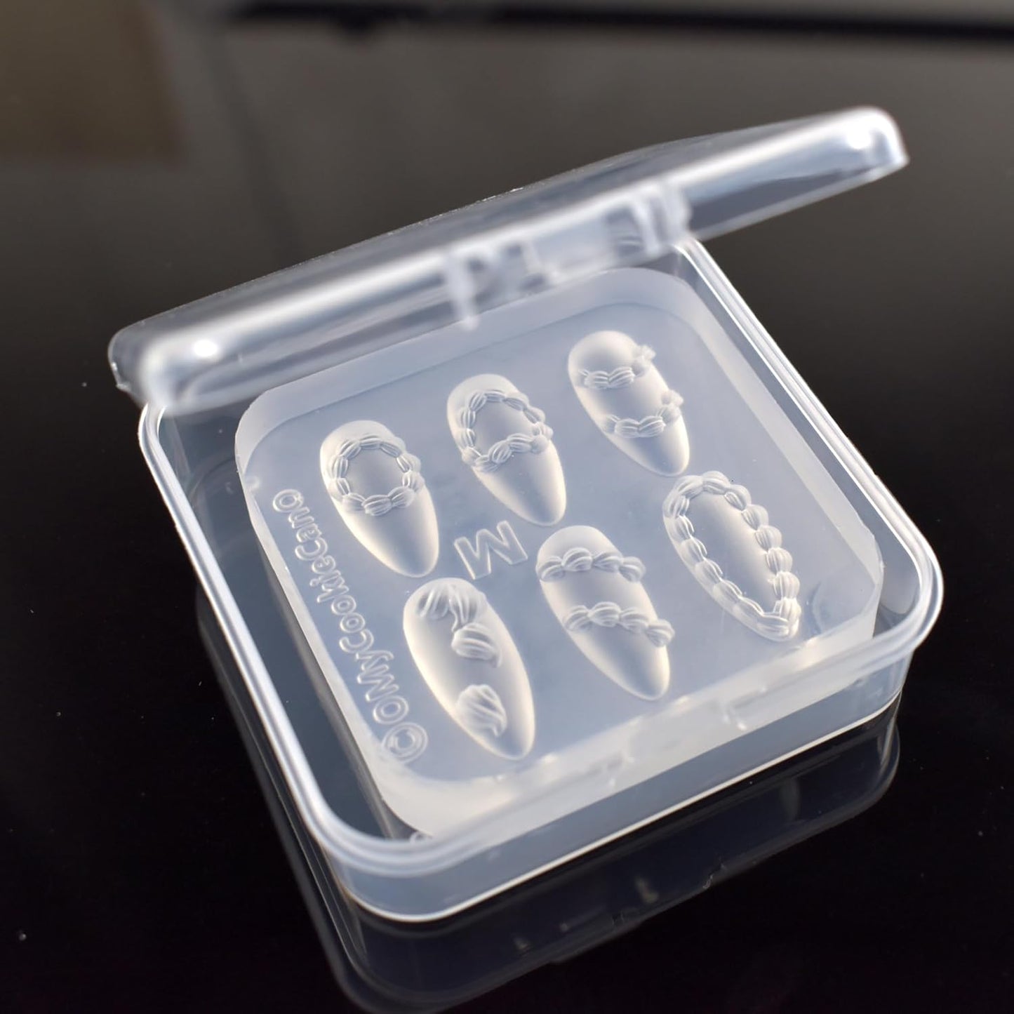 Nail Art Silicone Mold - Embossed Cream Chain Design | 3D Carving Template for DIY Manicure with 6 Patterns