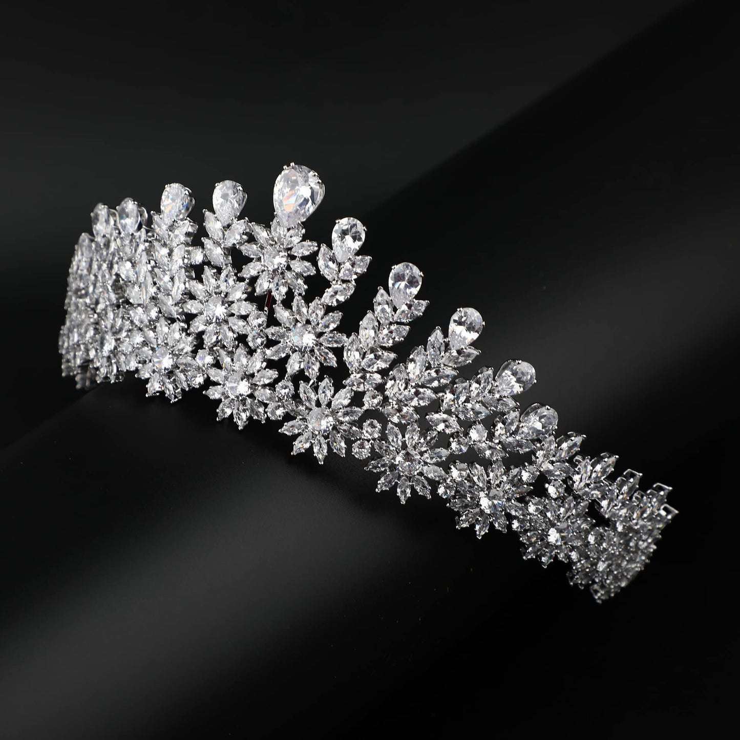 Sparkling Crystal Tiara for Wedding, Silver Zirconia Bridal Crown for Women, Elegant Princess Headpiece for Prom, Pageant, Quinceanera and Wedding Accessories