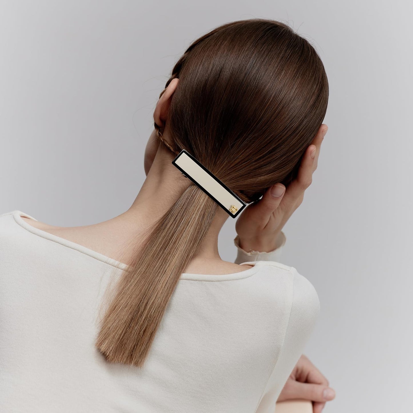 SHE'S FREE STYLE JUST FOR YOU [Chanel-style] Hair Barrette for Women, Acetate Resin Barette, Classic Black & White, French Hair Accessory for Thin Hair, Anti-Slip for Half-Hair (Middle,3.5 inch,1 Pcs)