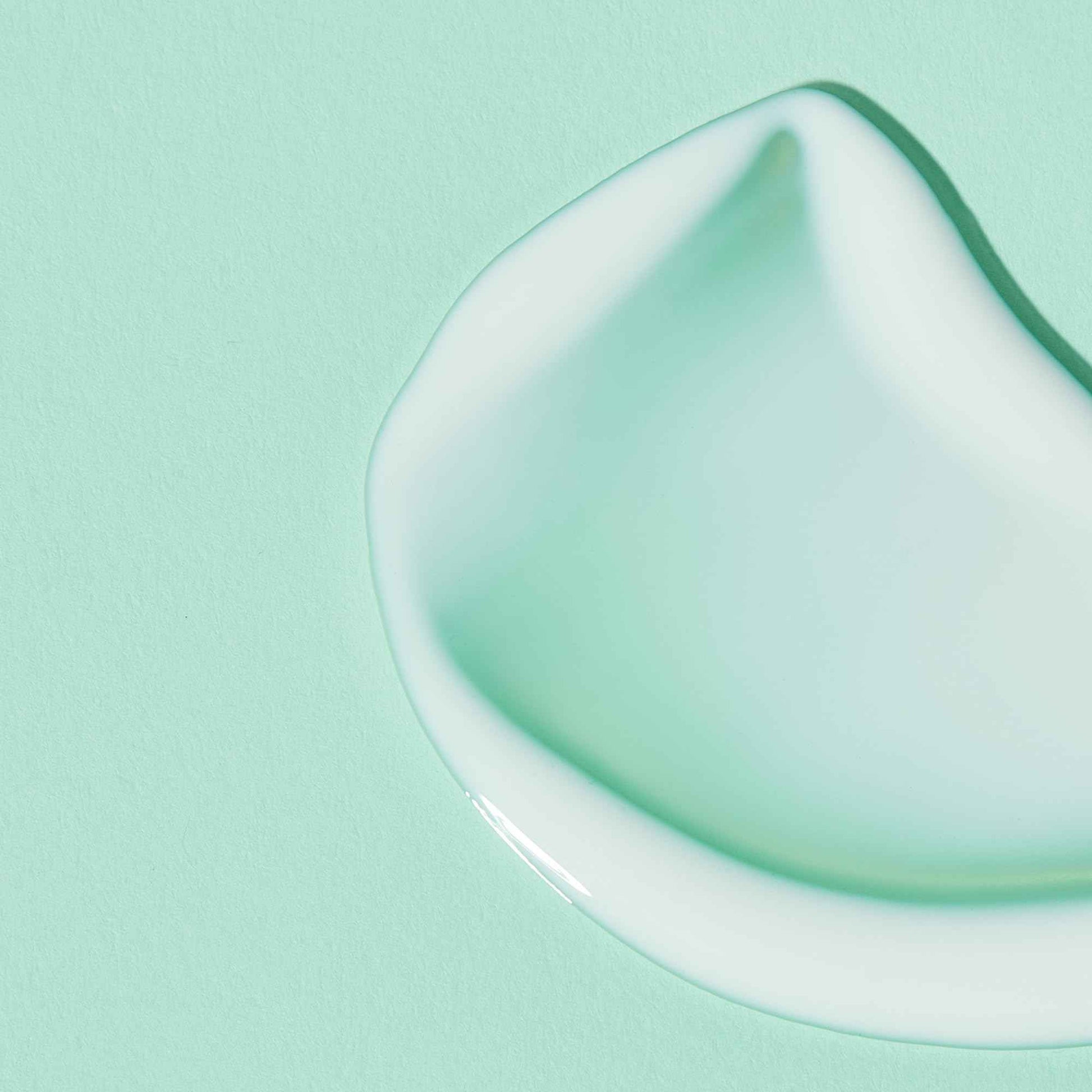 Algenist Sublime Defense Ultra Lightweight UV Defense Fluid SPF50 - Sheer, Oil-Free Face Sunscreen with Vitamin E, Echinacea & Green Tea - Non-Comedogenic & Hypoallergenic Skincare (1 oz)