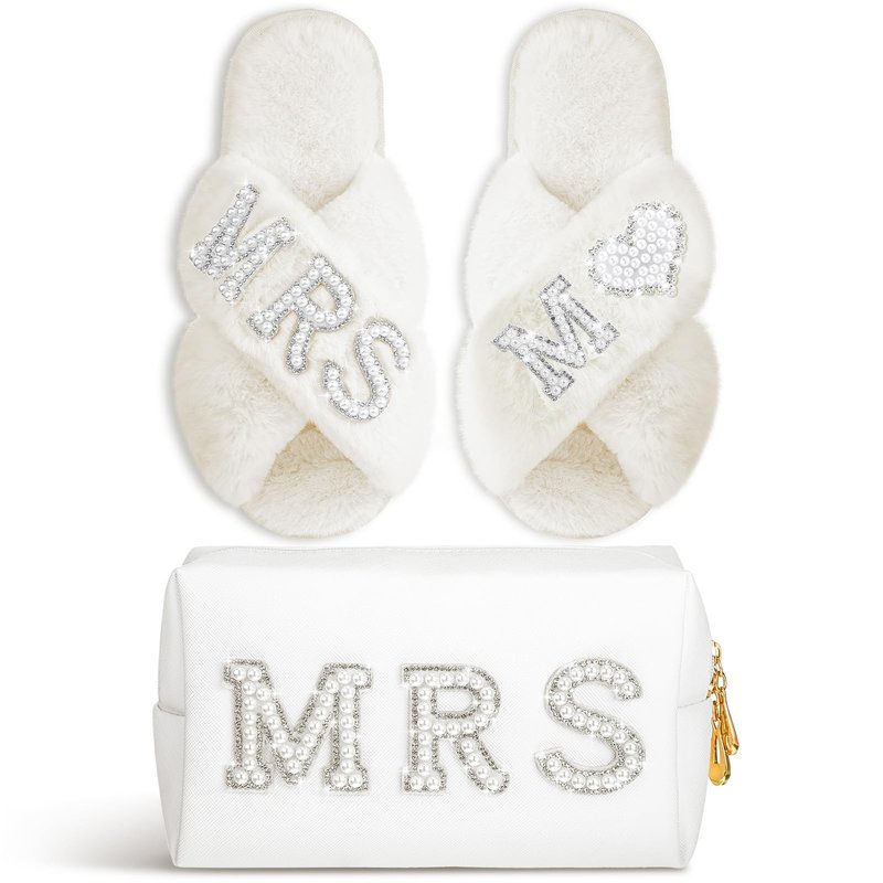 Xtinmee Personalized Initial Wedding Bride Slipper Mrs Pearl Letter Makeup Bag Bachelorette Party Bridal Shower Wedding Gifts(M)