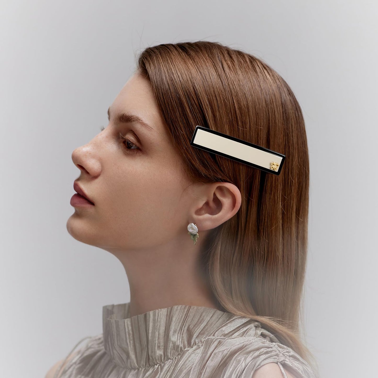 SHE'S FREE STYLE JUST FOR YOU [Chanel-style] Hair Barrette for Women, Acetate Resin Barette, Classic Black & White, French Hair Accessory for Thin Hair, Anti-Slip for Half-Hair (Middle,3.5 inch,1 Pcs)