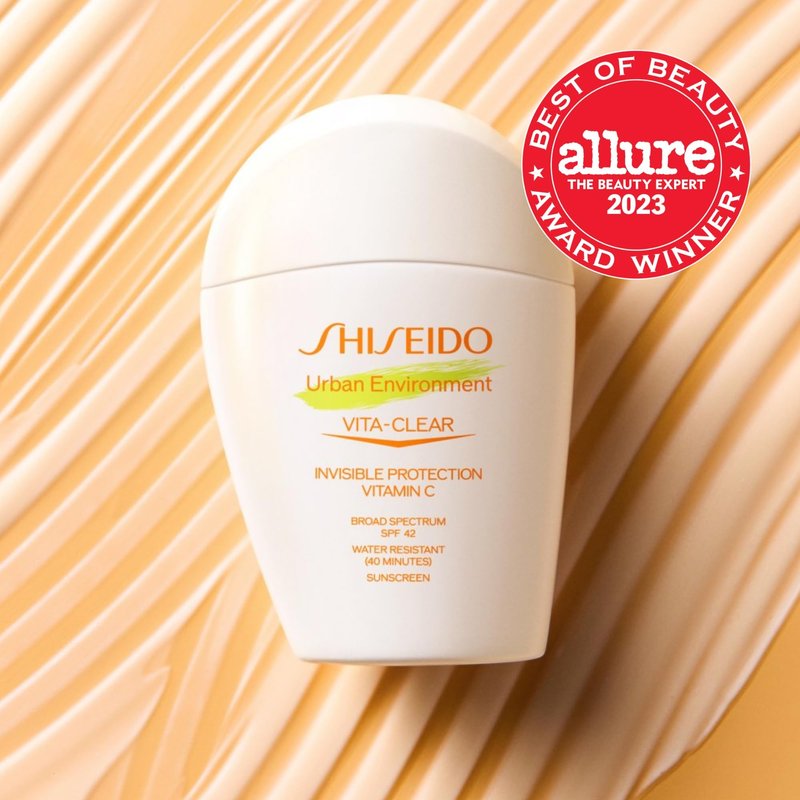 Shiseido Urban Environment Vita-Clear Sunscreen SPF 42 - Invisible Formula with Vitamin C - No-Shine, Makeup Effect for 8 Hours - Non-Comedogenic - 30 mL