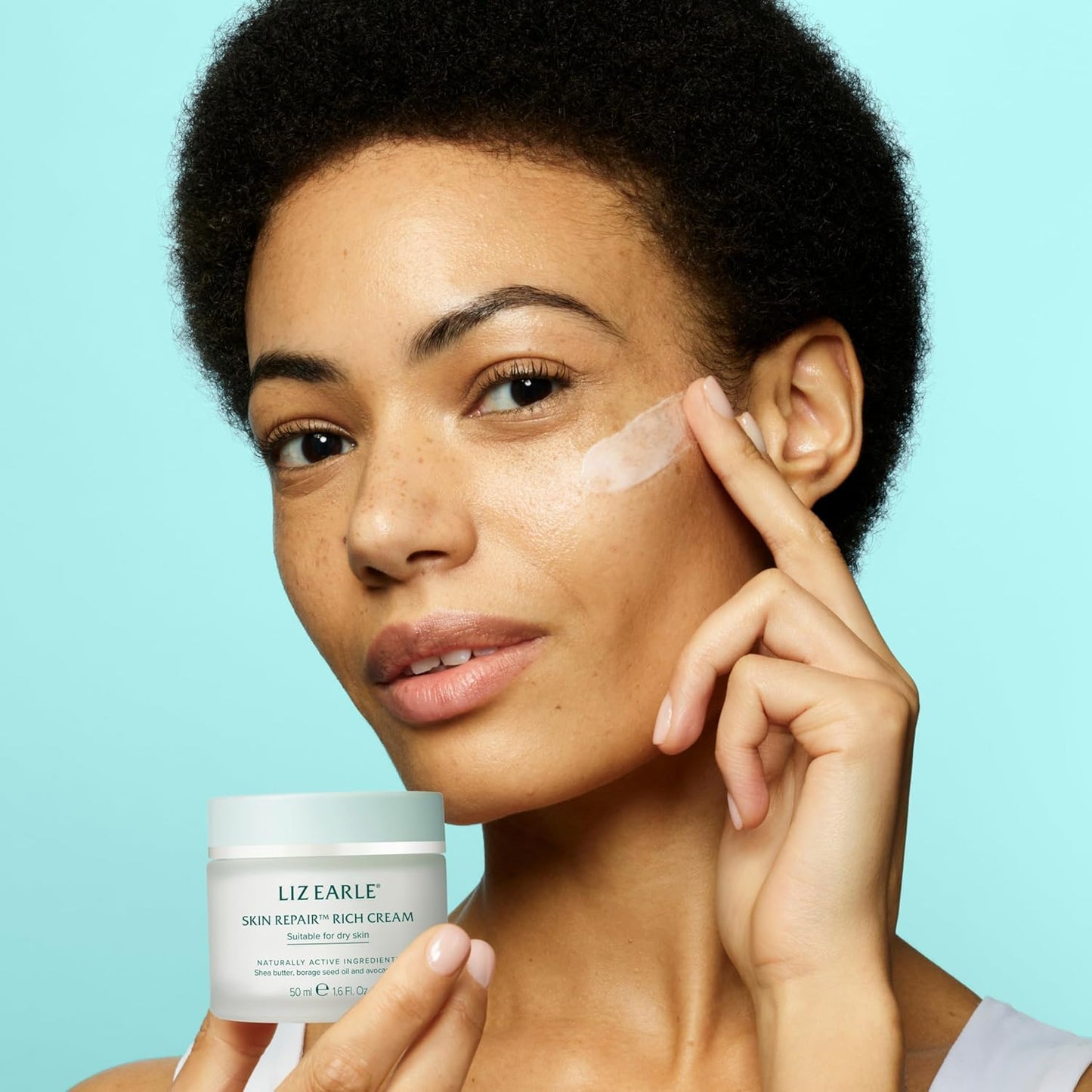Liz Earle Skin Repair Light Face Cream - Hydration-Boosting Face Moisturizer with a Silky, Lightweight Texture - Balances & Hydrates Skin for a Healthy, Radiant Glow (50 ml)