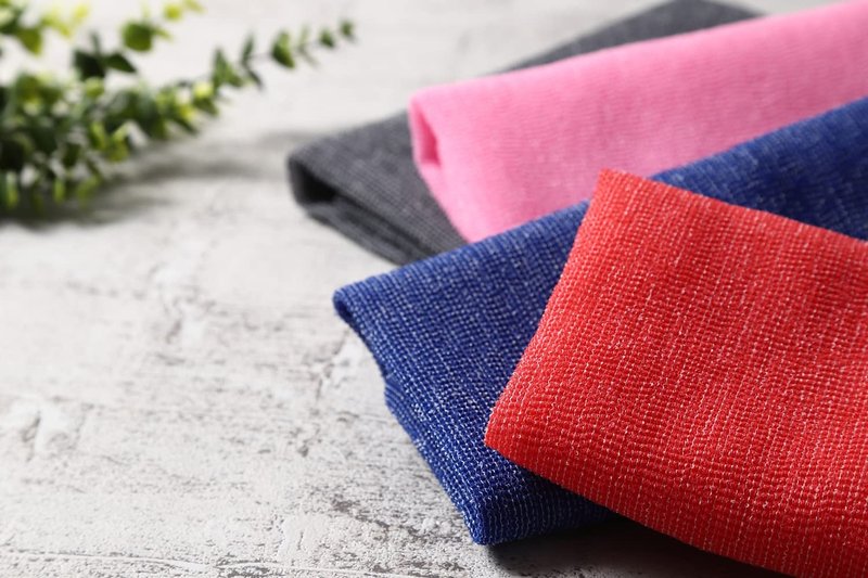 Extra Rough, Exfoliating Washcloth [Made in Japan] Exfoliating Towel Special Texture Makes Fluffy Foam Lather, Back Scrubber, Dead Skin Cell Remover [Loofah for Women and Men] (2pcs Set(Red, Gray))