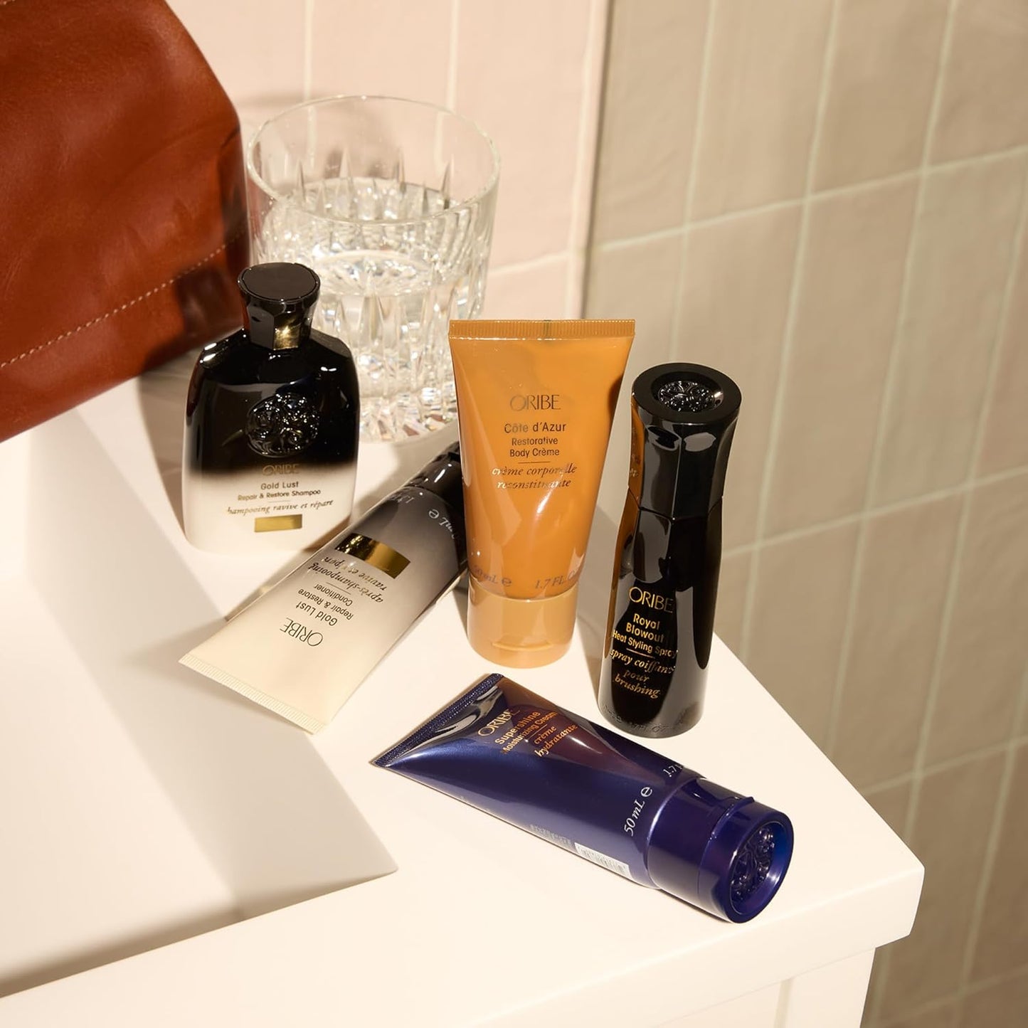Oribe Royal Blowout Heat Styling Spray - Lightweight Formula for Smooth, Frizz-Free Hair