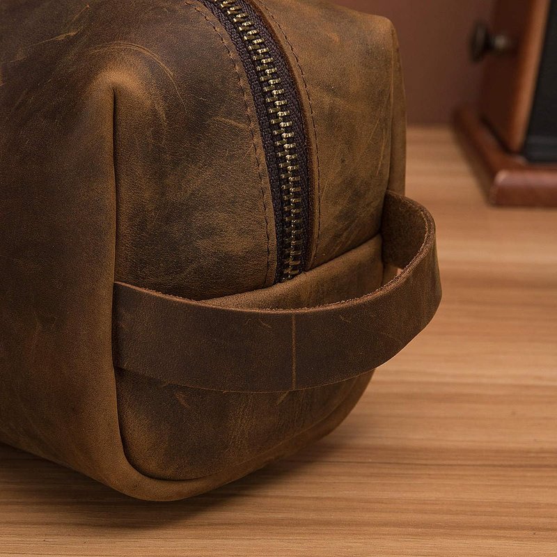 Artizanni Premium Leather Unisex Toiletry Travel Pouch, Cosmetic Bag Organizer Stylish Waterproof Lining Vintage Unisex Kit, Water Resistant-Cosmetic Case DOPP Kit SD 064 (Cognac)