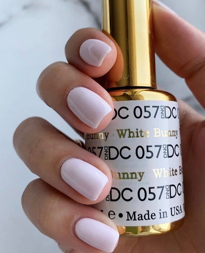 DND DC Gel Polish Set, White Collection, UV/LED Gel Polish and Air Dry Nail Lacquer, Matching Chip-Free Polish Duo, 057 White Bunny, 0.5 Fl Oz