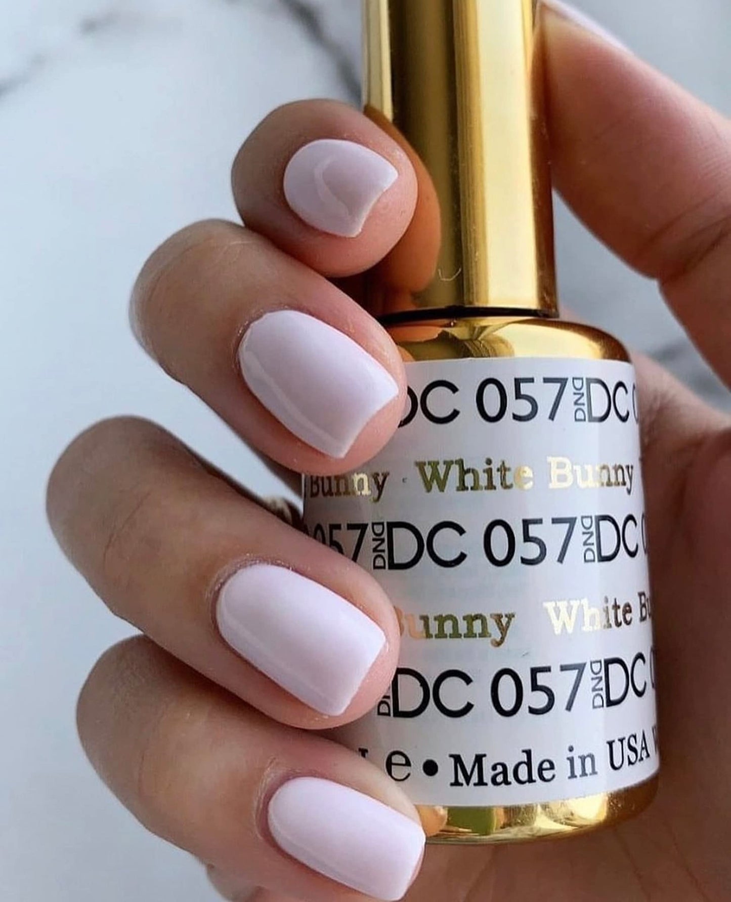 DND DC Gel Polish Set, White Collection, UV/LED Gel Polish and Air Dry Nail Lacquer, Matching Chip-Free Polish Duo, 057 White Bunny, 0.5 Fl Oz
