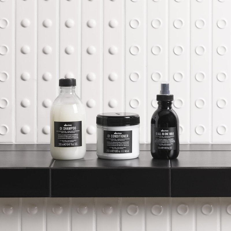 Davines OI Conditioner, Rich Creamy Hydrating Conditioner for All Hair Types - Accelerates Drying, Protects Structure & Adds Shine with Antioxidant Roucou Oil - Softens & Detangles, 8.45 Fl Oz