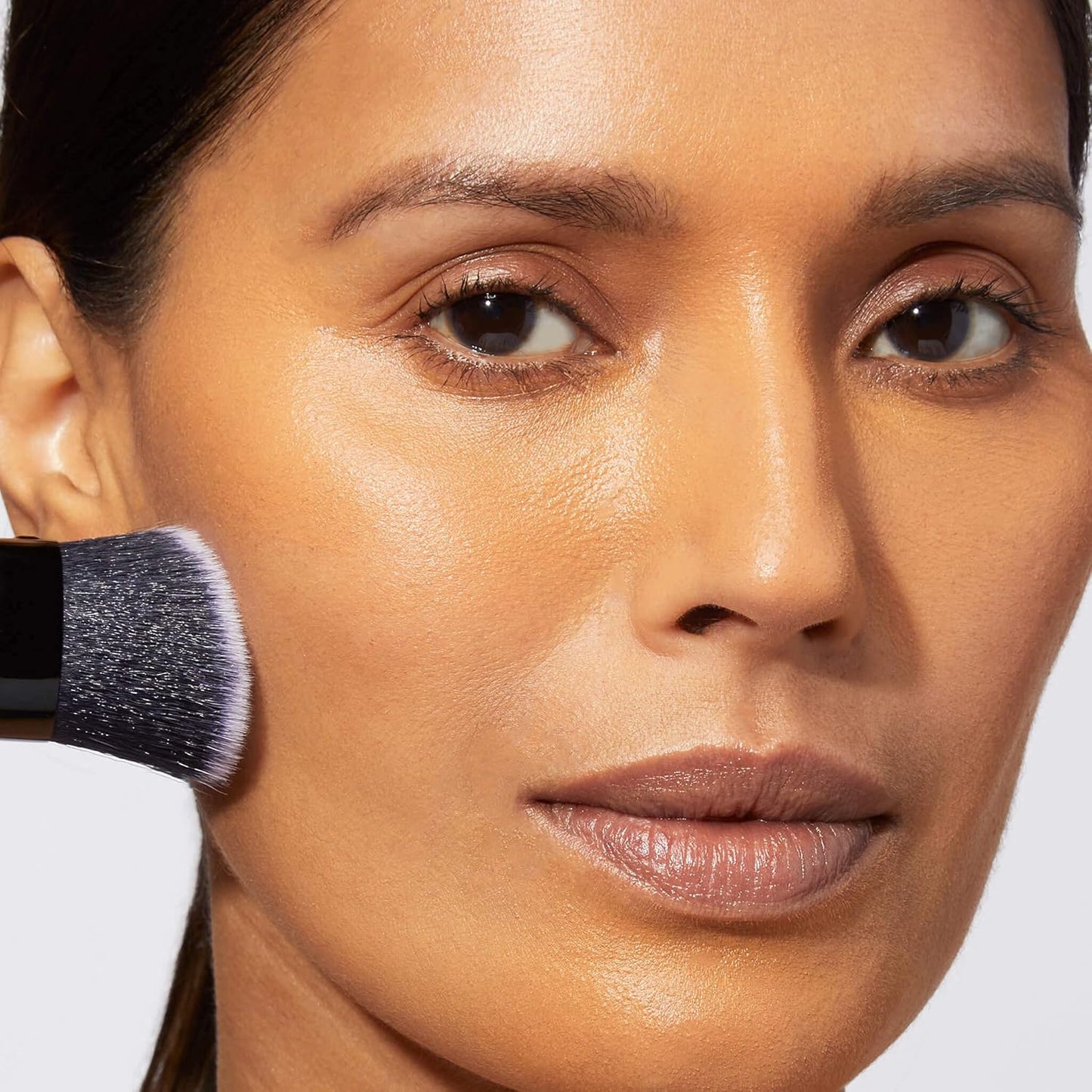Laura Geller Ready-N-Radiant Makeup Kit | Baked Bronze-N-Brighten, Spackle Primer & Kabuki Brush