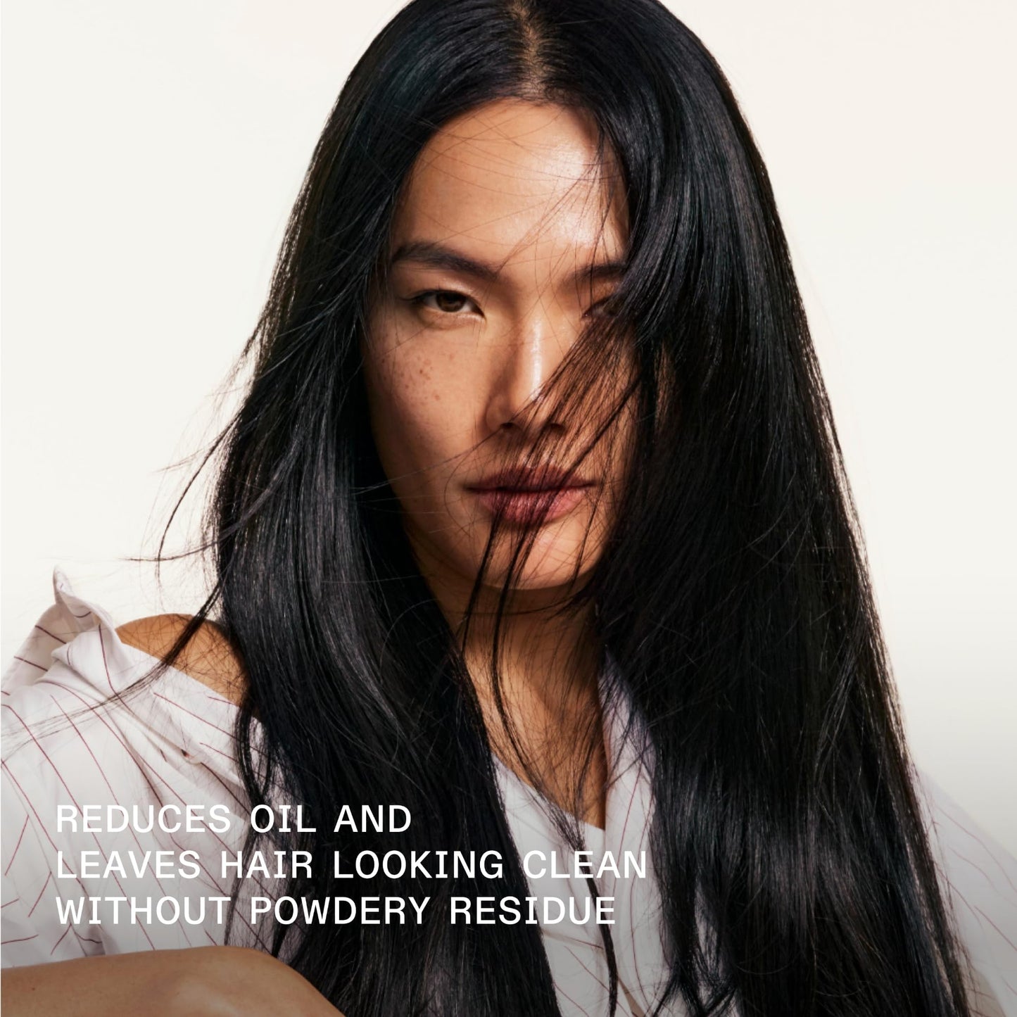 Olaplex Nº.4D Clean Weightless Volume Healthy Scalp Dry Shampoo: Absorbs Oils & Neutralizes Odor | No Powdery Residue | For Coily, Curly, Straight, and Wavy, 178 g / 6.3 Oz.