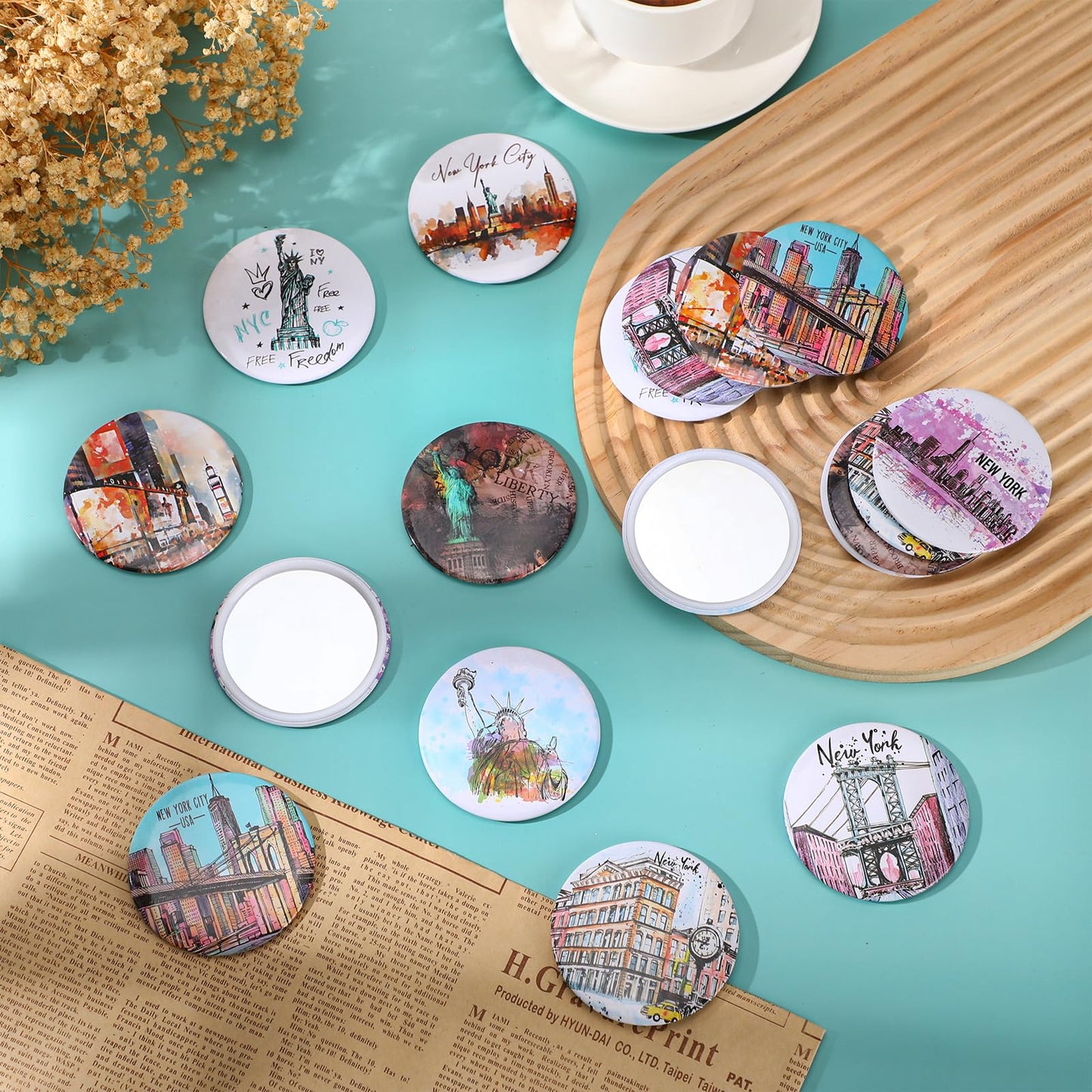 Bulyoou 18 Set New York Souvenirs Gifts Bulk City Cosmetic Bag Nyc Makeup Mirrors Souvenirs from USA Women New York Makeup Bag Birthday Party Favors Trip Journey Gifts for Friend Sisters