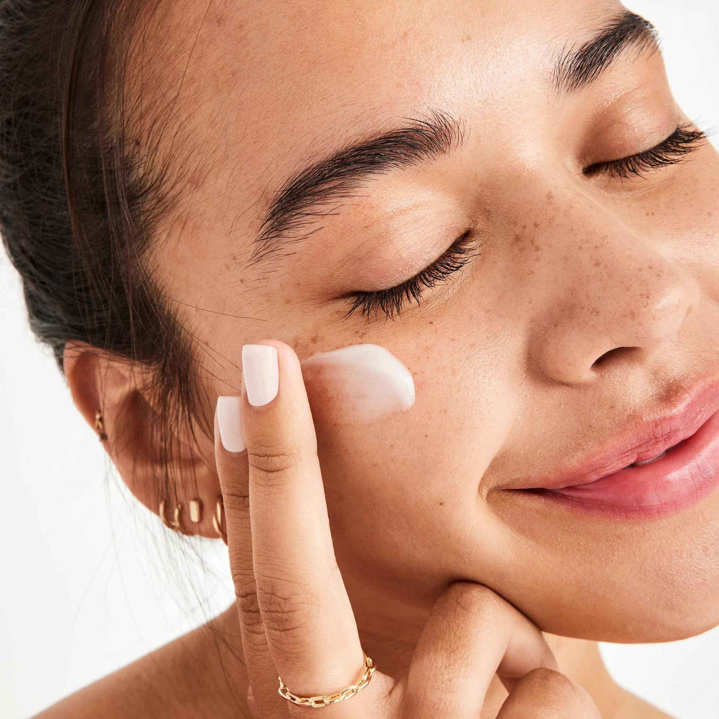 First Aid Beauty - Ultra Repair Oil-Control Moisturizer, Weightless Hydrating Mattifying Cream, Helps Minimize Pores for All Day Shine-Free Skin, Alcohol & Oil Free, Safe for Sensitive Skin, 1.7 oz