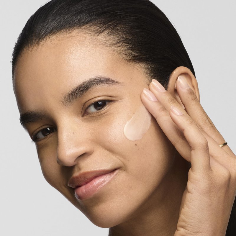 Estée Lauder Revitalizing Supreme+ Bright Radiance Power Soft Cream | Face Moisturizer with Vitamin C | Targets Dark Spots & Dullness, 1.7 Ounce