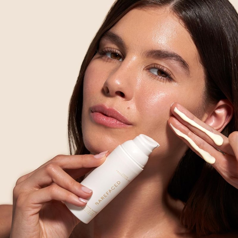 Sheer Protection SPF 50+ | Broad-Spectrum Face Sunscreen with Zinc Oxide, Niacinamide & Hyaluronic Acid - Oil-Free Hydration & Anti-Aging (60ml)