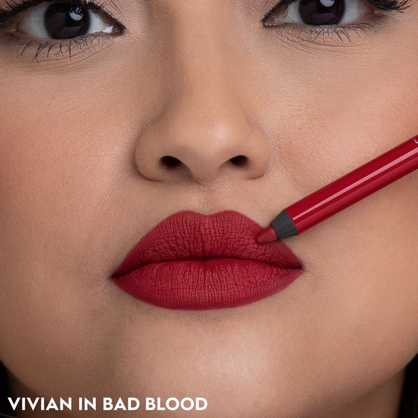 URBAN DECAY 24/7 Glide-On Waterproof Lip Pencil (Bad Blood - Deep Red), Smudge-Proof, Longwearing Lip Liner, Smooth & Creamy Colors, Moisturizing Formula with Vitamin E - 0.04 oz