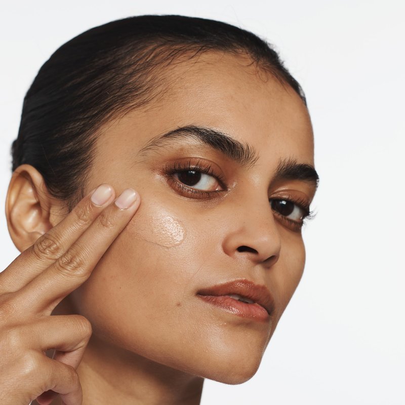 Clinique Superbalanced Oil Free Liquid Foundation Makeup For Dry to Oily Skin Types | Hydrating + Moisturizing | Moderate Coverage + Natural Finish, Petal, 1 Fl Oz