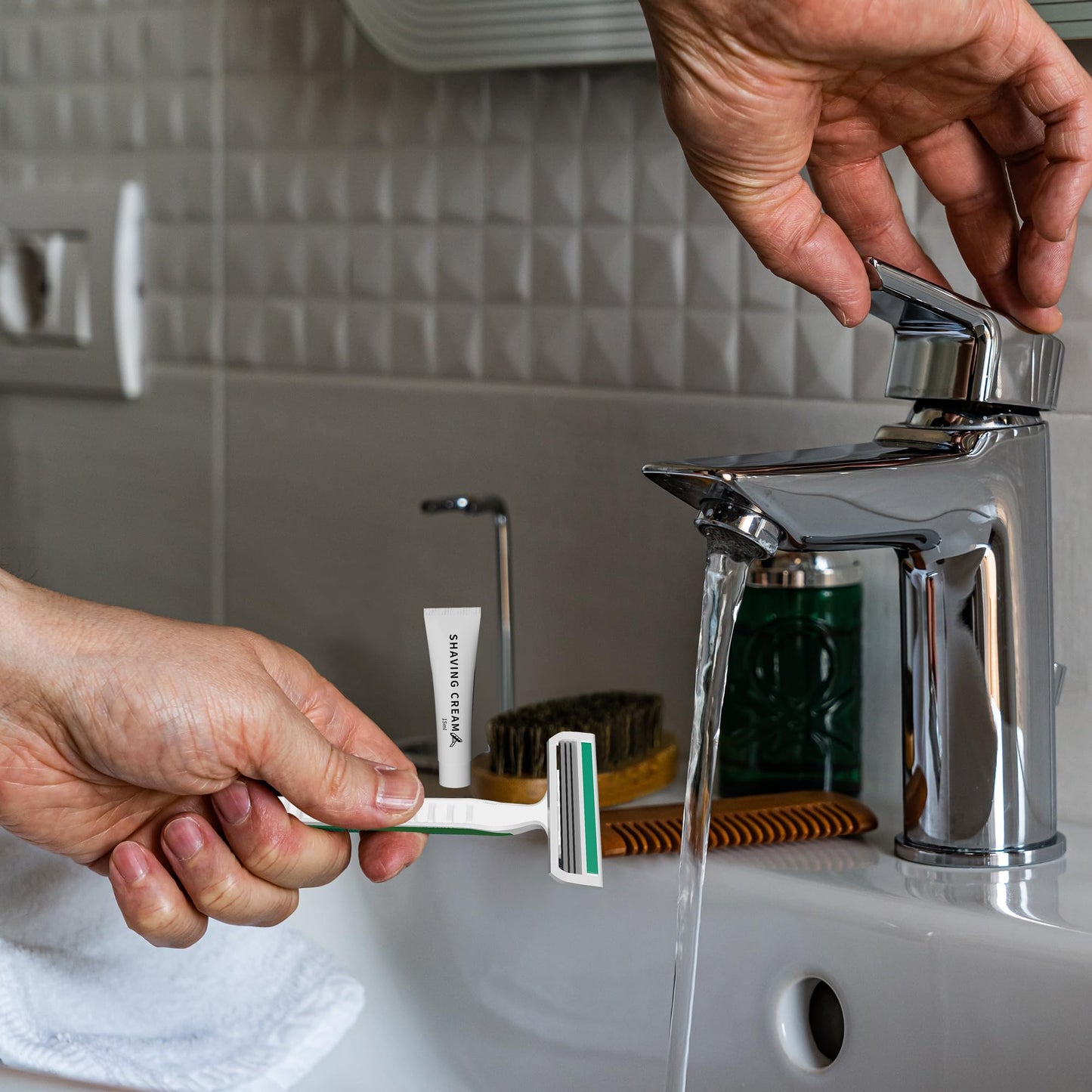 50PCS Disposable Razors with Shaving Cream, Individually Wrapped for Hotel Travel Camping