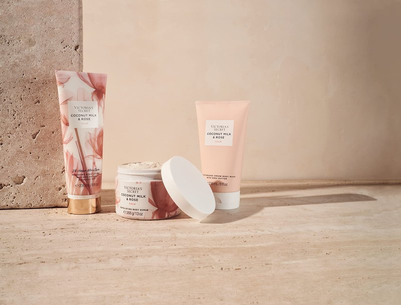 Victoria's Secret Coconut Milk & Rose Exfoliating Body Scrub