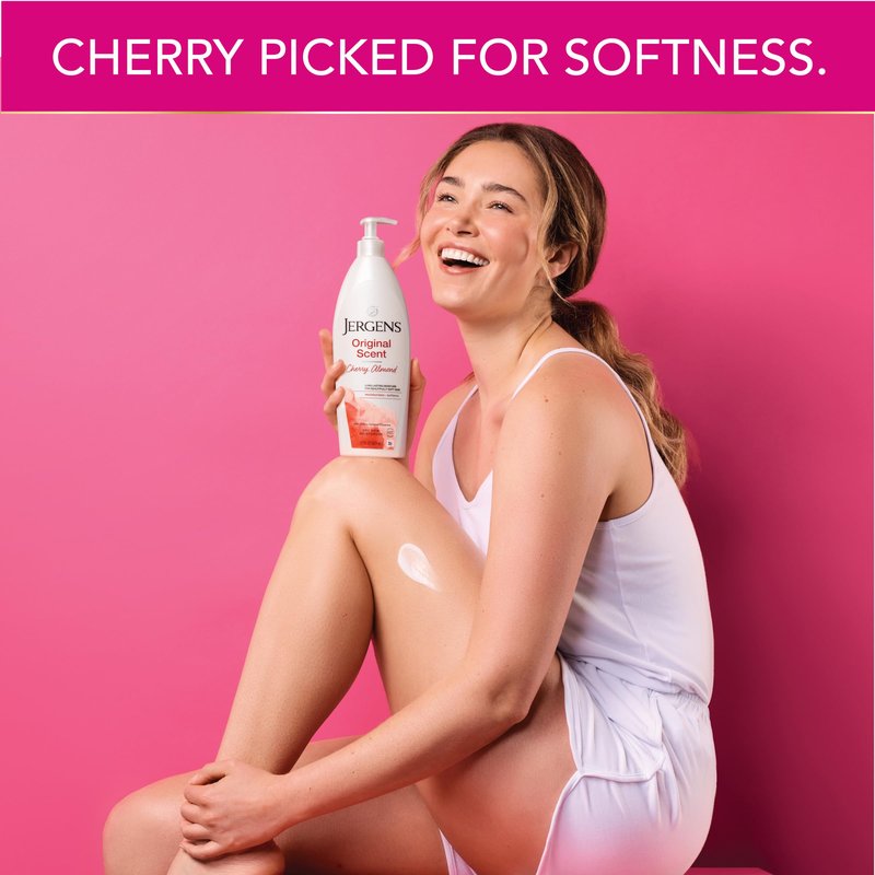 Jergens Original Scent Dry Skin Body Lotion, Hand and Body Moisturizer, Cherry Almond Essence, Dermatologist Tested, 32 Oz (Pack of 2)