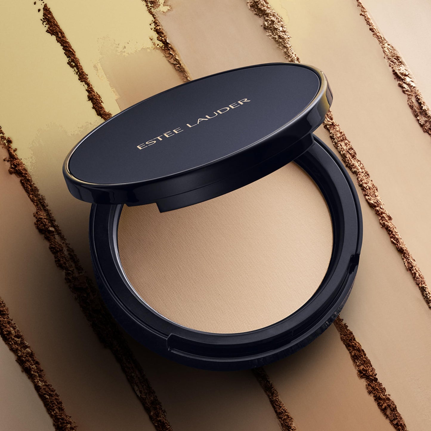 Estée Lauder Double Wear Stay-in-Place Matte Setting Powder Veil | Pressed Setting Face Powder Compact with Puff | Oil-Control with Sheer Coverage, Translucent Medium