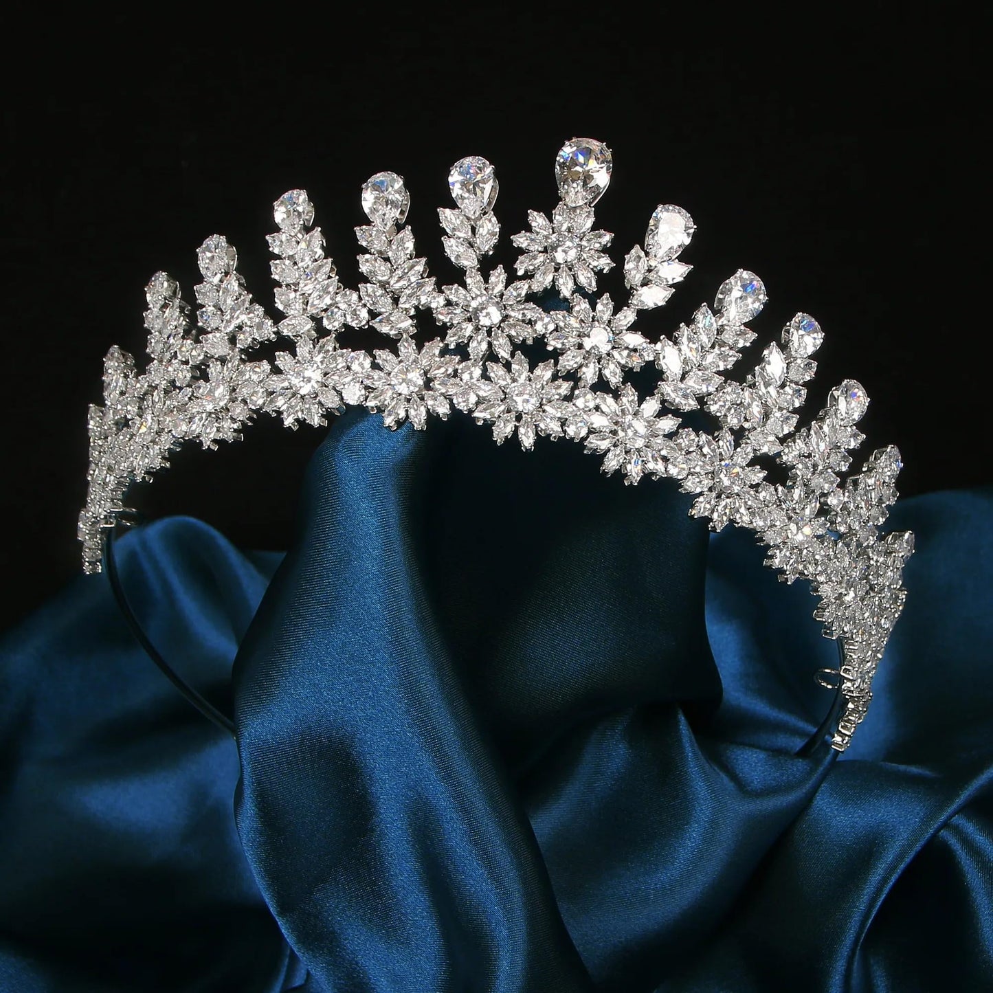 Sparkling Crystal Tiara for Wedding, Silver Zirconia Bridal Crown for Women, Elegant Princess Headpiece for Prom, Pageant, Quinceanera and Wedding Accessories