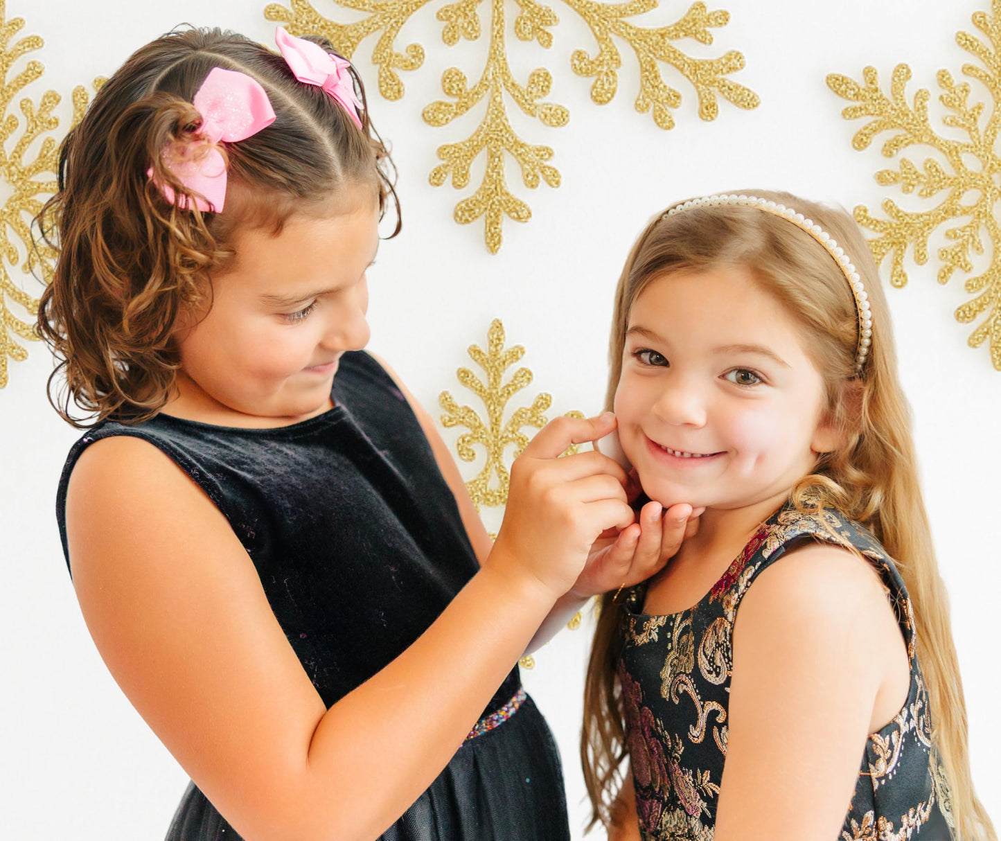 Klee Naturals Holiday Deluxe Mineral Makeup Kit. Gentle and Non-Toxic. Perfect for Kids and Tweens. Made in USA. (Festive Jingles)