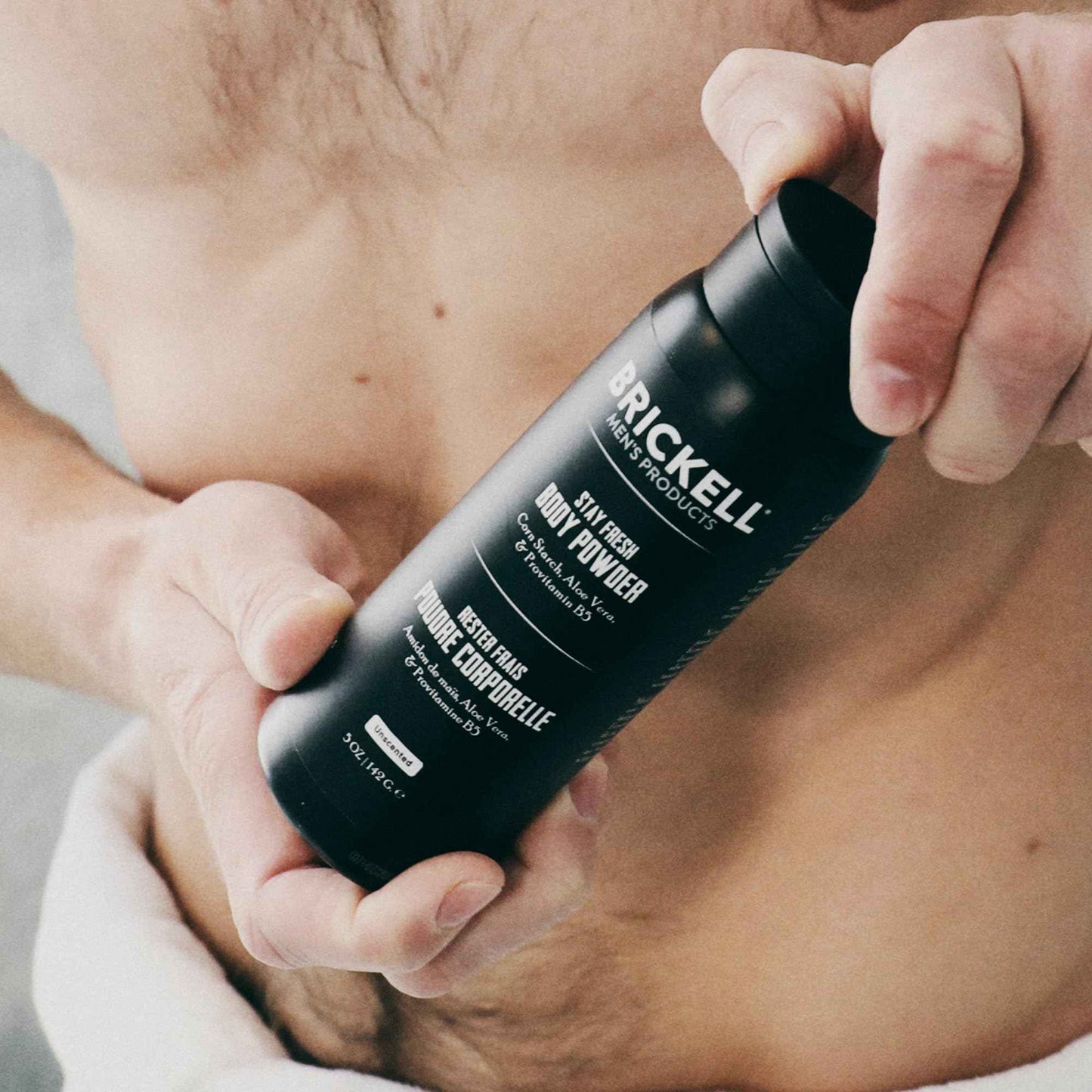 Brickell Men's Products Stay Fresh Body Powder for Men, Natural and Organic Talc-Free, Absorbs Sweat, Keeps Skin Dry, Scented, 5 oz