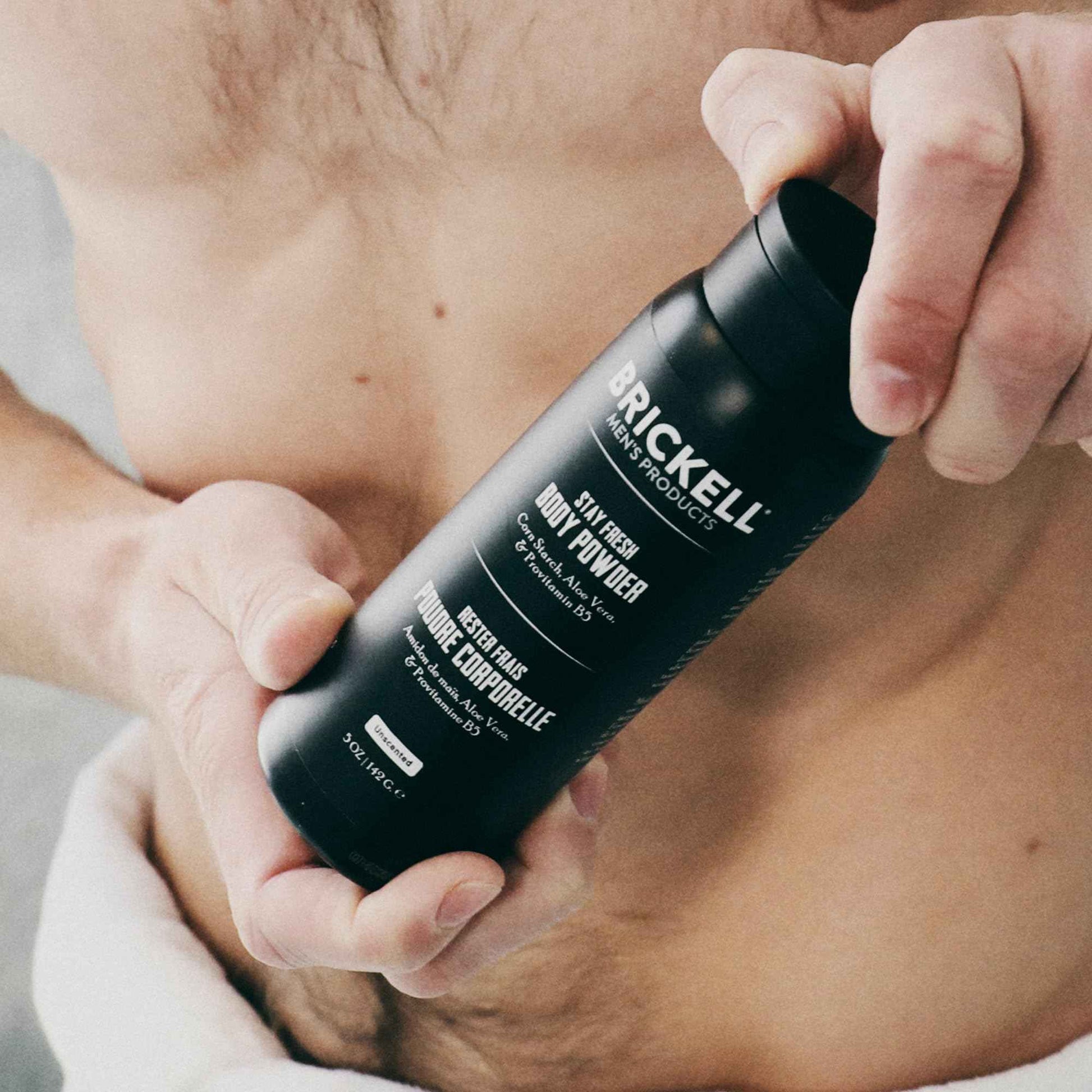 Brickell Men's Products Stay Fresh Body Powder for Men, Natural and Organic Talc-Free, Absorbs Sweat, Keeps Skin Dry, Unscented, 5 oz